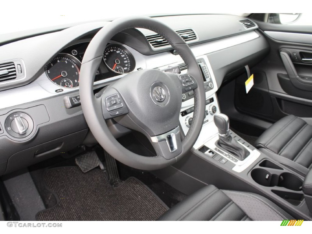 2013 Volkswagen CC R-Line Dashboard Photos