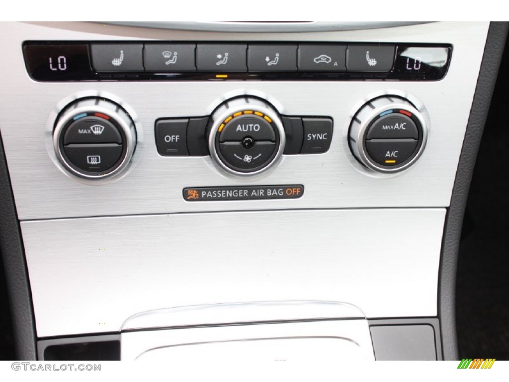 2013 Volkswagen CC R-Line Controls Photo #79238464