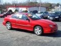 Bright Red 2001 Pontiac Sunfire SE Coupe Exterior