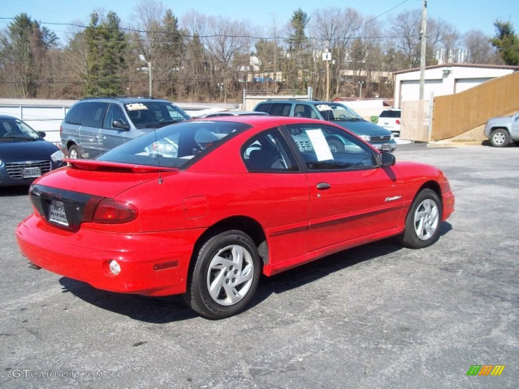 2001 Sunfire SE Coupe - Bright Red / Graphite photo #4