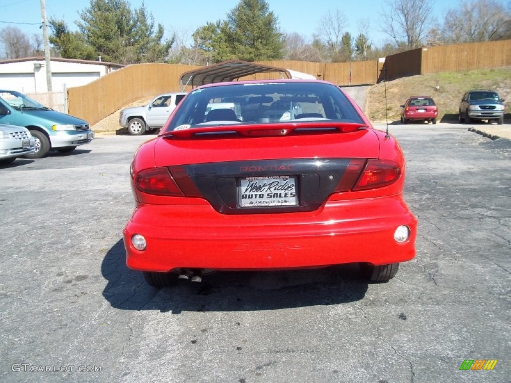 2001 Sunfire SE Coupe - Bright Red / Graphite photo #5