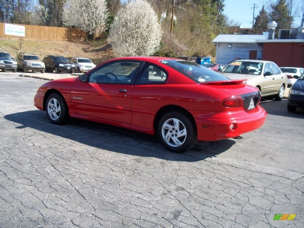 2001 Sunfire SE Coupe - Bright Red / Graphite photo #6