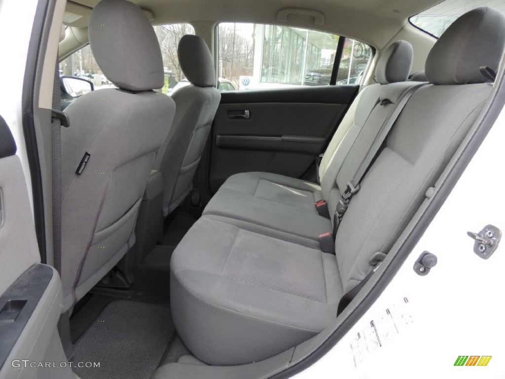 2009 Nissan Sentra 2.0 S Rear Seat Photos
