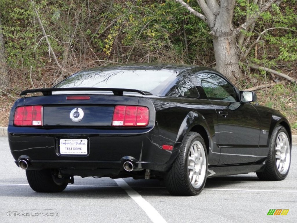 2007 Mustang GT Deluxe Coupe - Black / Dark Charcoal photo #10