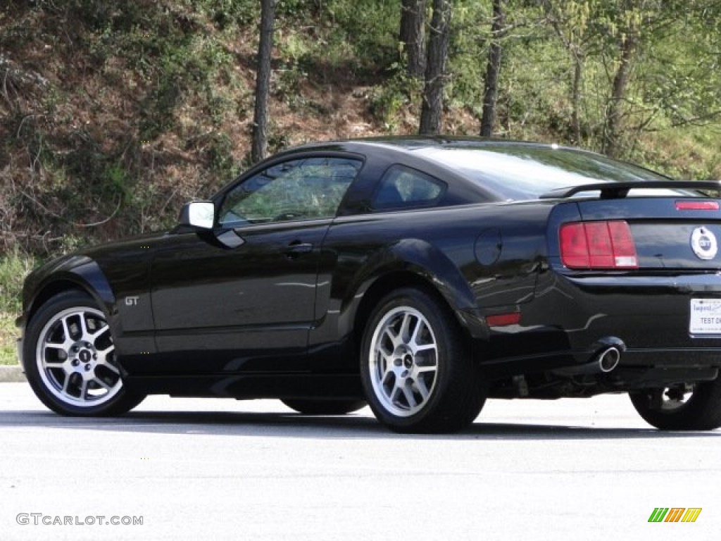 2007 Mustang GT Deluxe Coupe - Black / Dark Charcoal photo #40