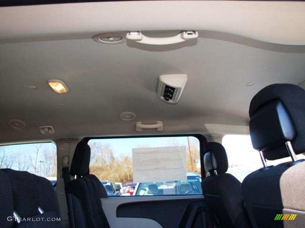 2013 Grand Caravan SE - Redline 2 Coat Pearl / Black/Light Graystone photo #6