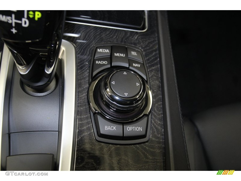 2013 BMW 7 Series 750Li Sedan Controls Photo #79255576