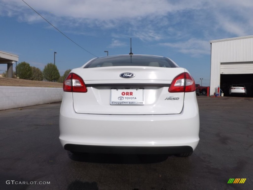 2013 Fiesta S Sedan - Oxford White / Charcoal Black/Light Stone photo #7