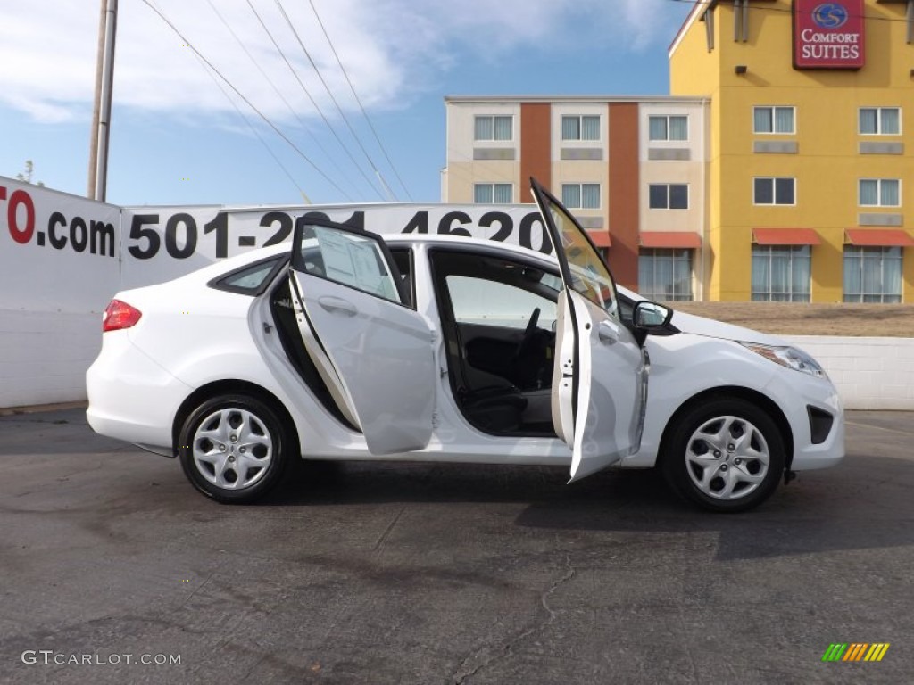 2013 Fiesta S Sedan - Oxford White / Charcoal Black/Light Stone photo #10