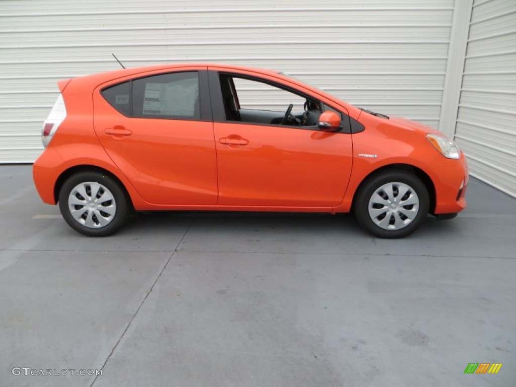 Habanero 2013 Toyota Prius c Hybrid Two Exterior Photo #79264746