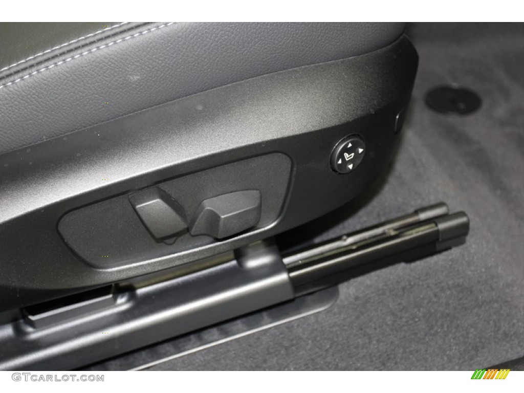 2013 X3 xDrive 28i - Space Gray Metallic / Black photo #40