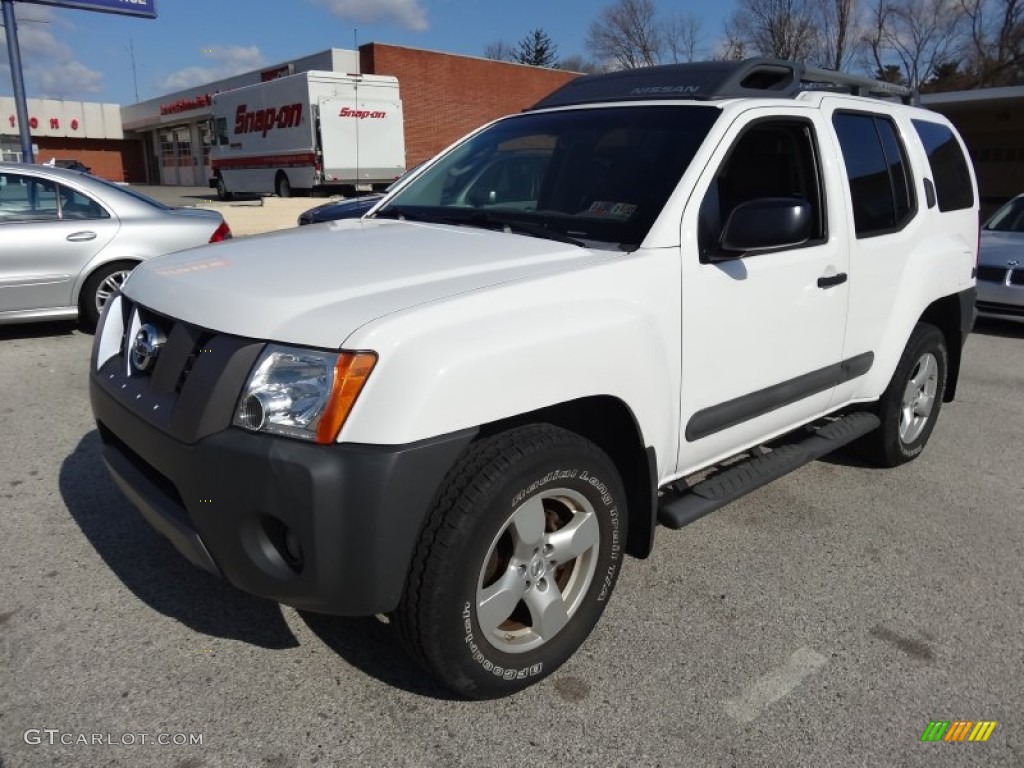 Nissan avalanche white paint #2
