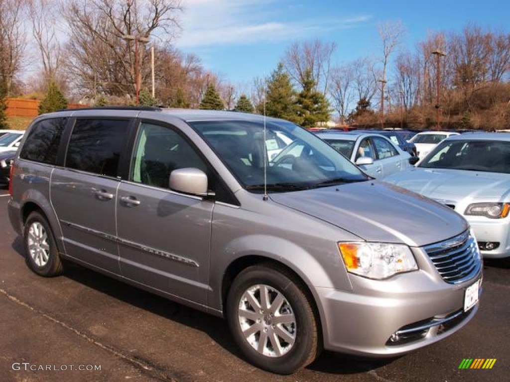 Billet Silver Metallic 2013 Chrysler Town & Country Touring Exterior Photo #79270370