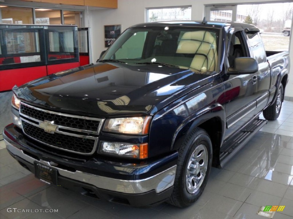 2006 Silverado 1500 LT Extended Cab - Dark Blue Metallic / Dark Charcoal photo #1