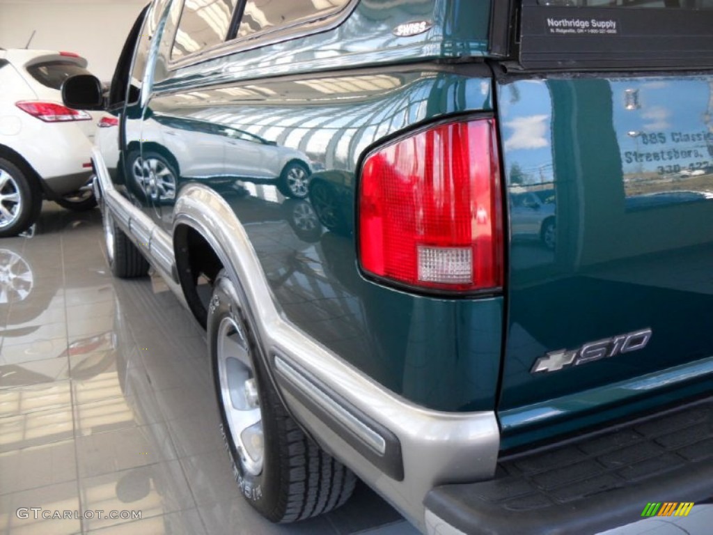 1998 S10 LS Extended Cab - Emerald Green Metallic / Gray photo #5