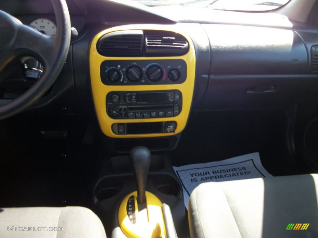 2004 Neon SXT - Solar Yellow / Dark Slate Gray photo #6