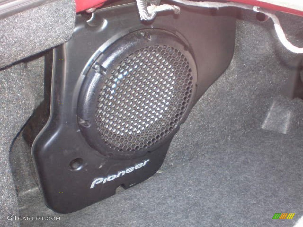 2010 Cobalt LT Sedan - Crystal Red Tintcoat Metallic / Ebony photo #2