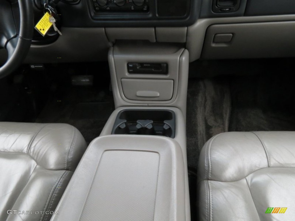 2002 Tahoe LT - Victory Red / Tan/Neutral photo #21