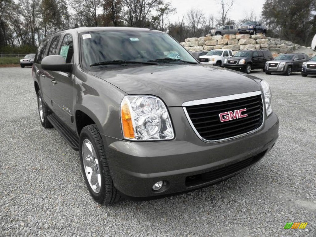 2013 Yukon XL SLT 4x4 - Mocha Steel Metallic / Ebony photo #2