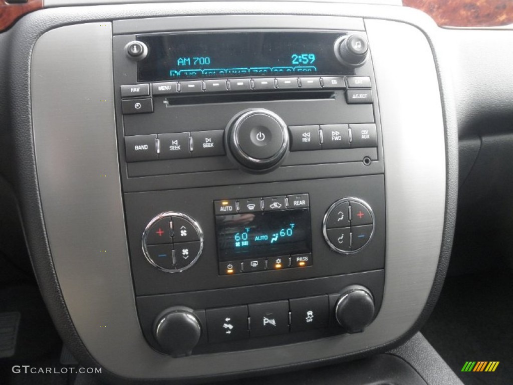 2013 GMC Yukon XL SLT 4x4 Controls Photo #79278713
