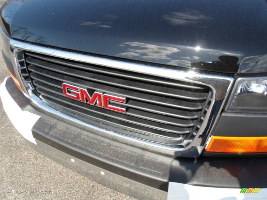 2013 Savana Van 2500 Cargo - Onyx Black / Medium Pewter photo #2