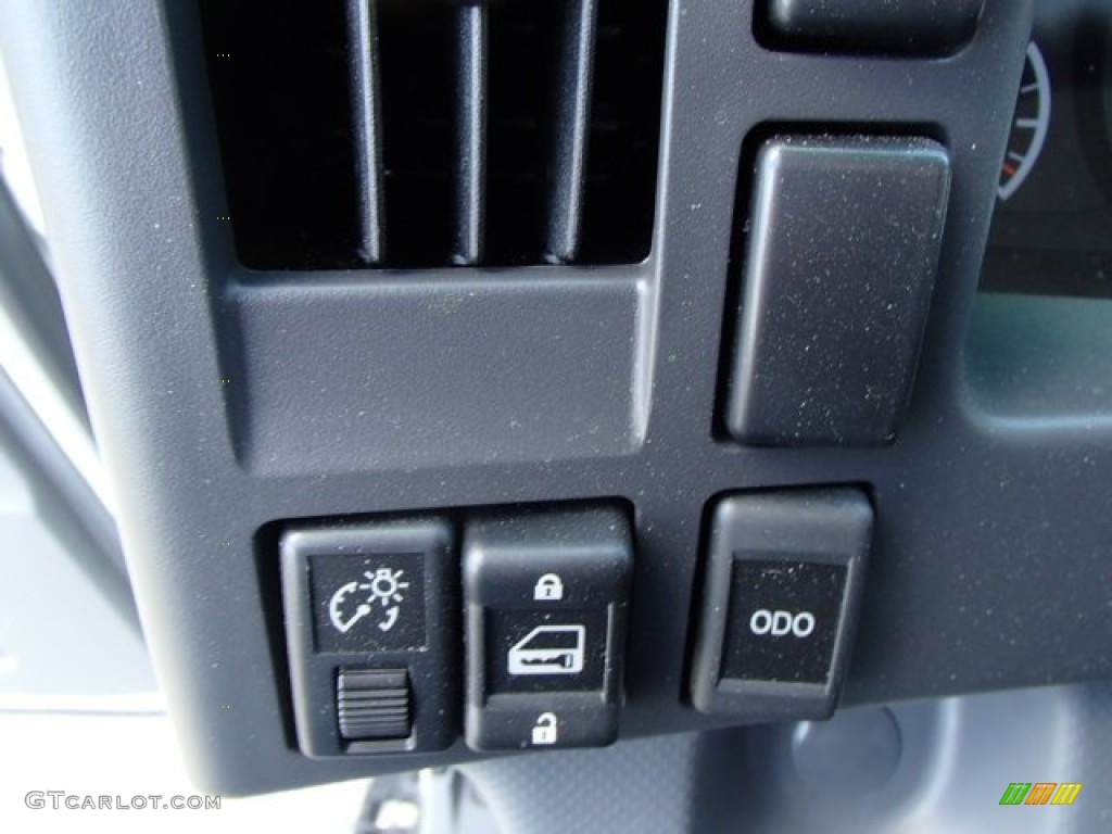 2013 Isuzu N Series Truck NPR Controls Photo #79284479