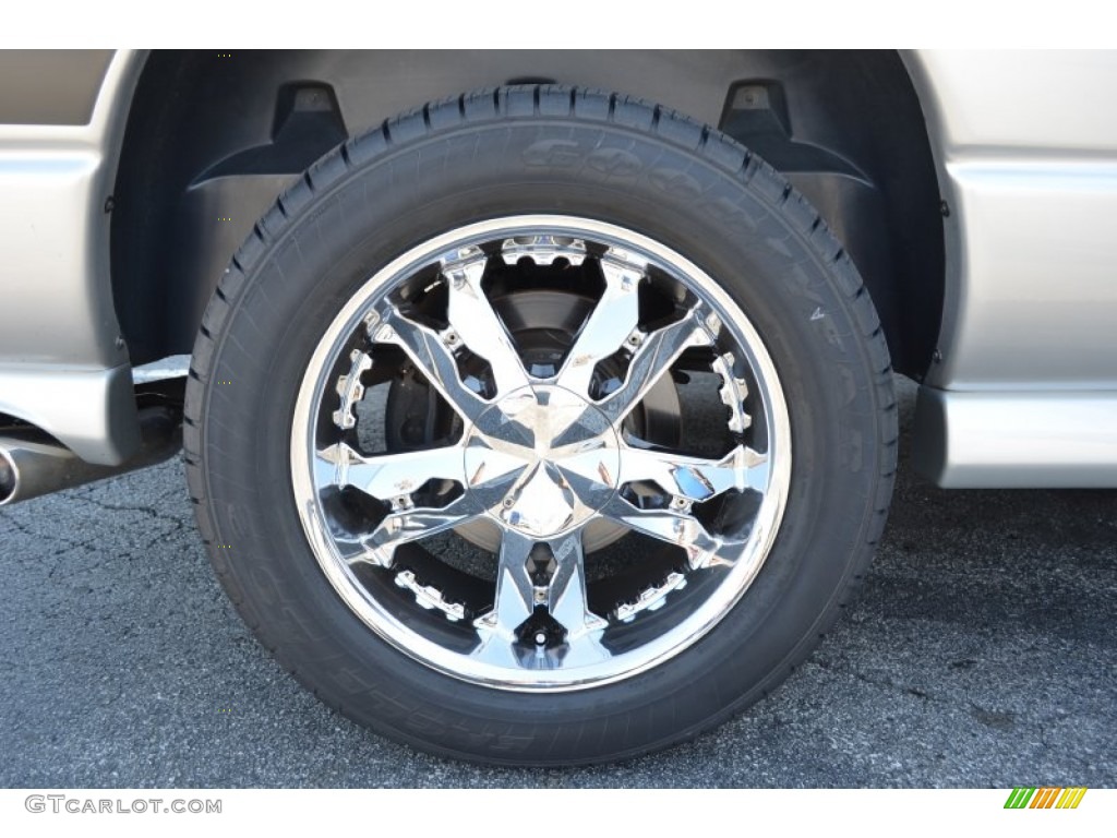 2005 Ram 1500 SLT Daytona Quad Cab - Bright Silver Metallic / Dark Slate Gray photo #18