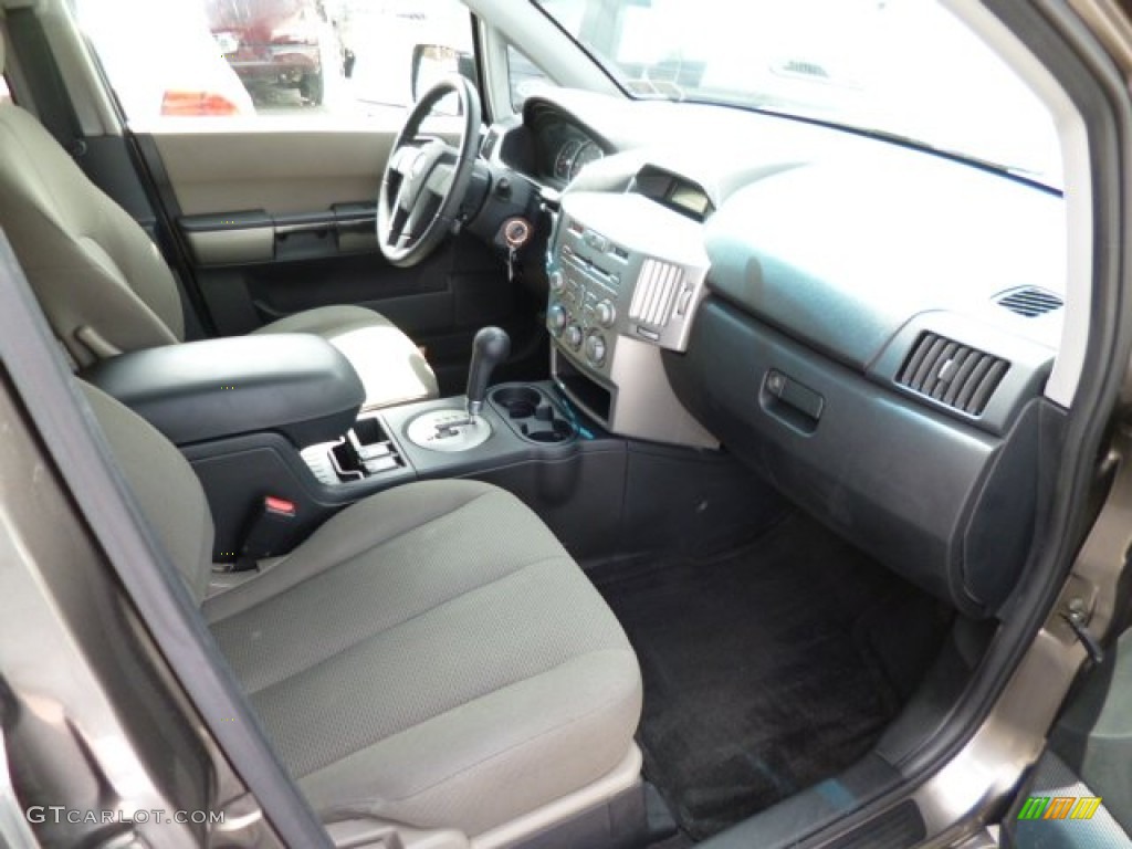 2005 Endeavor LS AWD - Mineral Beige Pearl / Charcoal photo #9