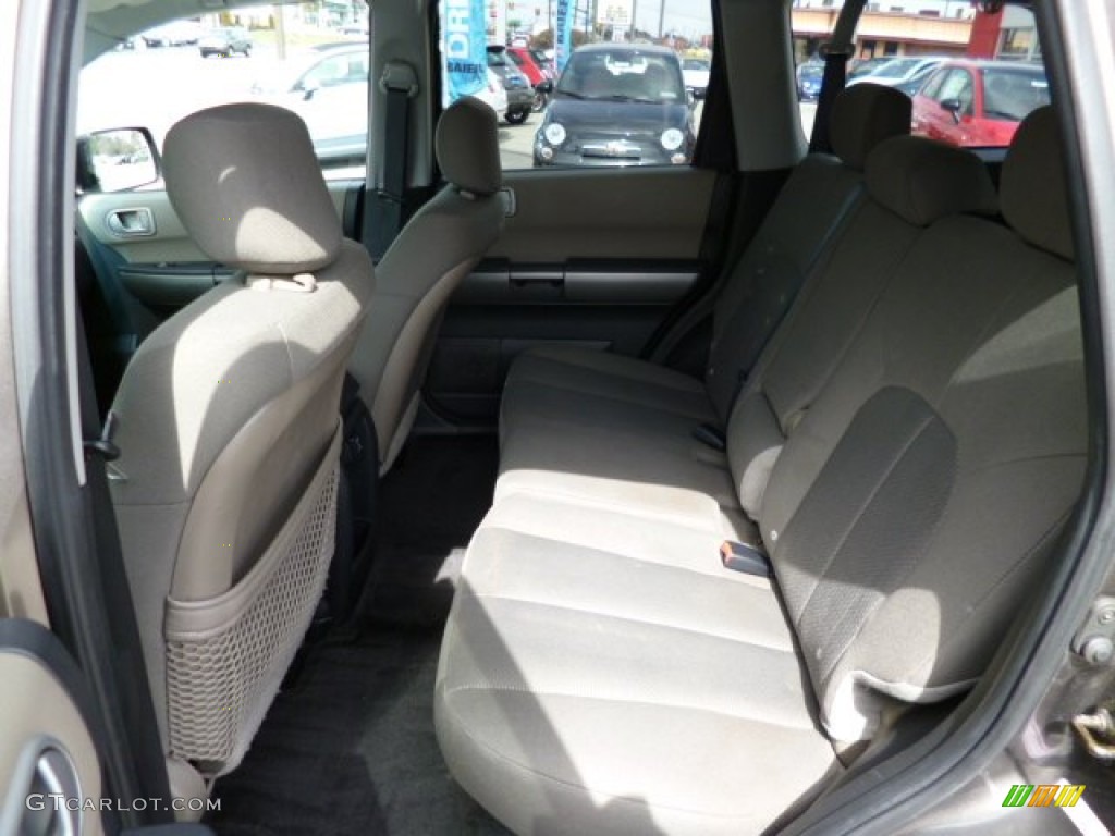 2005 Endeavor LS AWD - Mineral Beige Pearl / Charcoal photo #13