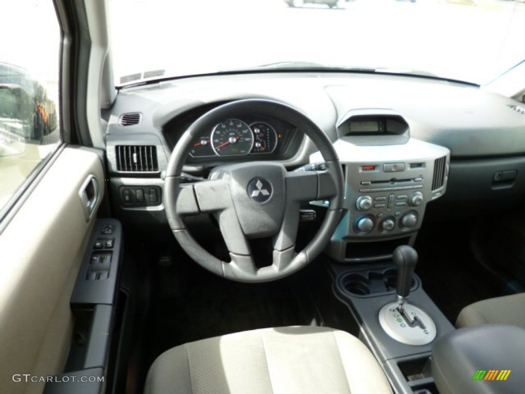 2005 Endeavor LS AWD - Mineral Beige Pearl / Charcoal photo #14