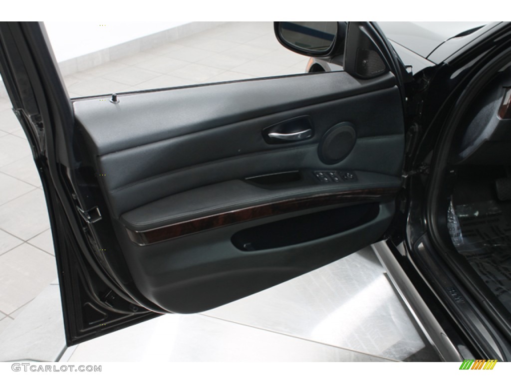 2011 3 Series 328i xDrive Sports Wagon - Jet Black / Black photo #16