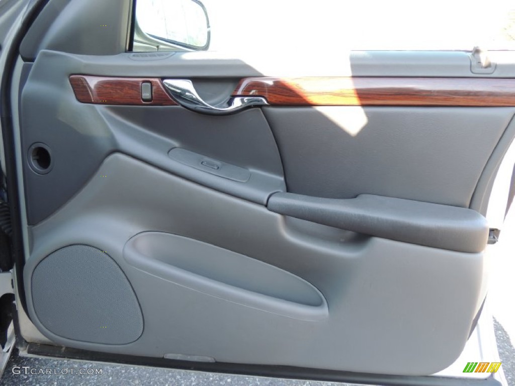 2003 DeVille Sedan - Sterling Silver / Dark Gray photo #12