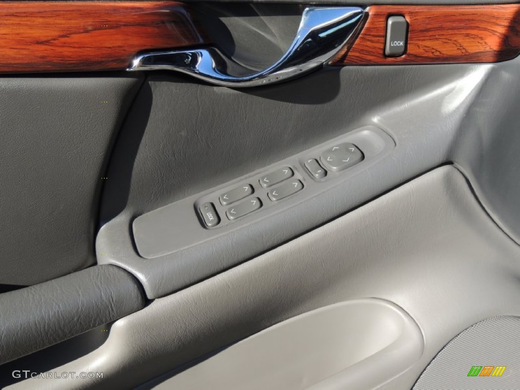 2003 DeVille Sedan - Sterling Silver / Dark Gray photo #15