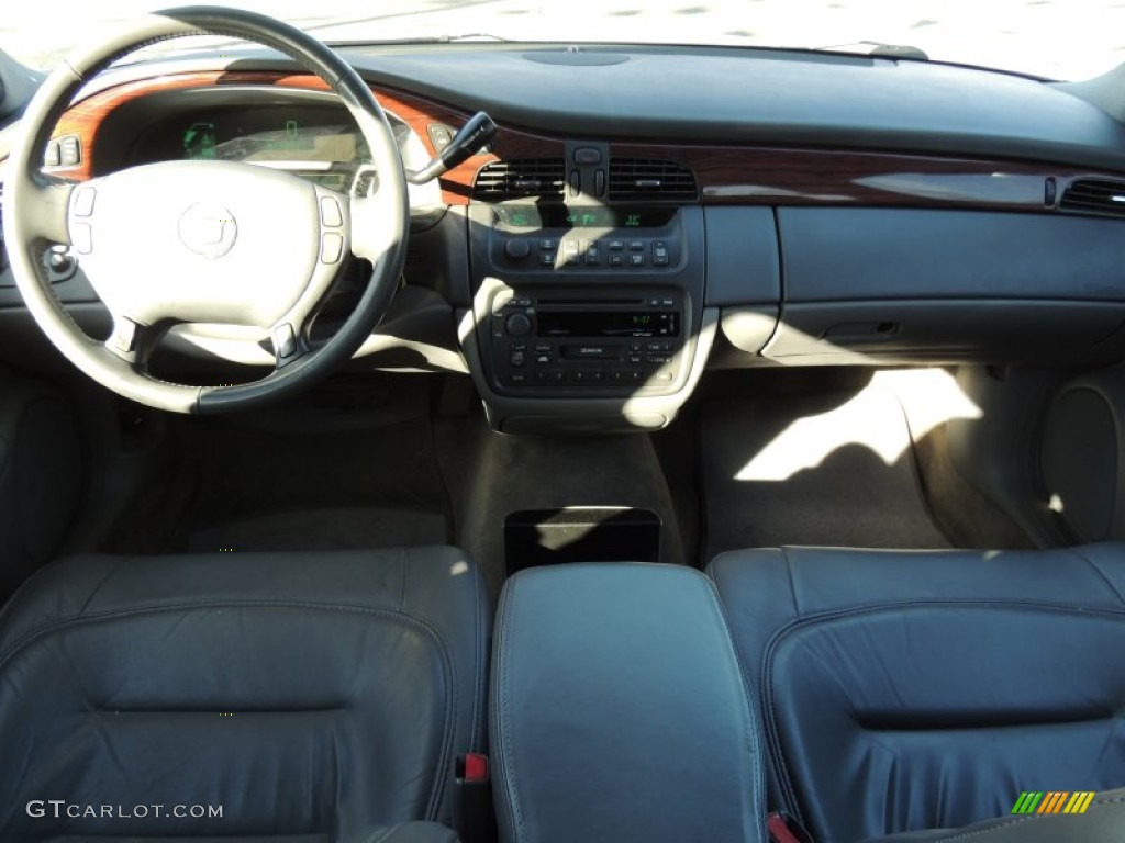 2003 DeVille Sedan - Sterling Silver / Dark Gray photo #17