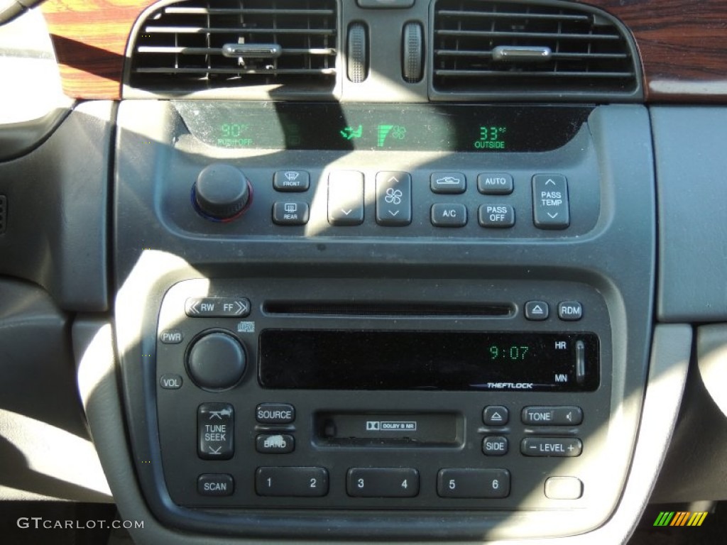 2003 DeVille Sedan - Sterling Silver / Dark Gray photo #18