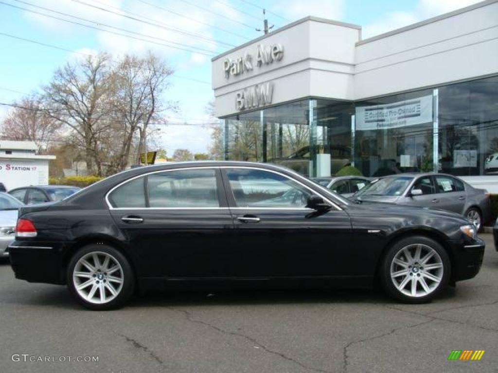 Black Sapphire Metallic BMW 7 Series