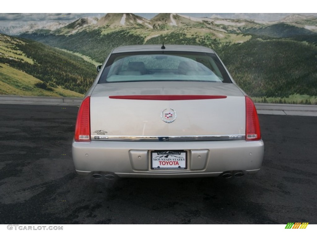 2007 DTS Sedan - Gold Mist / Shale photo #8