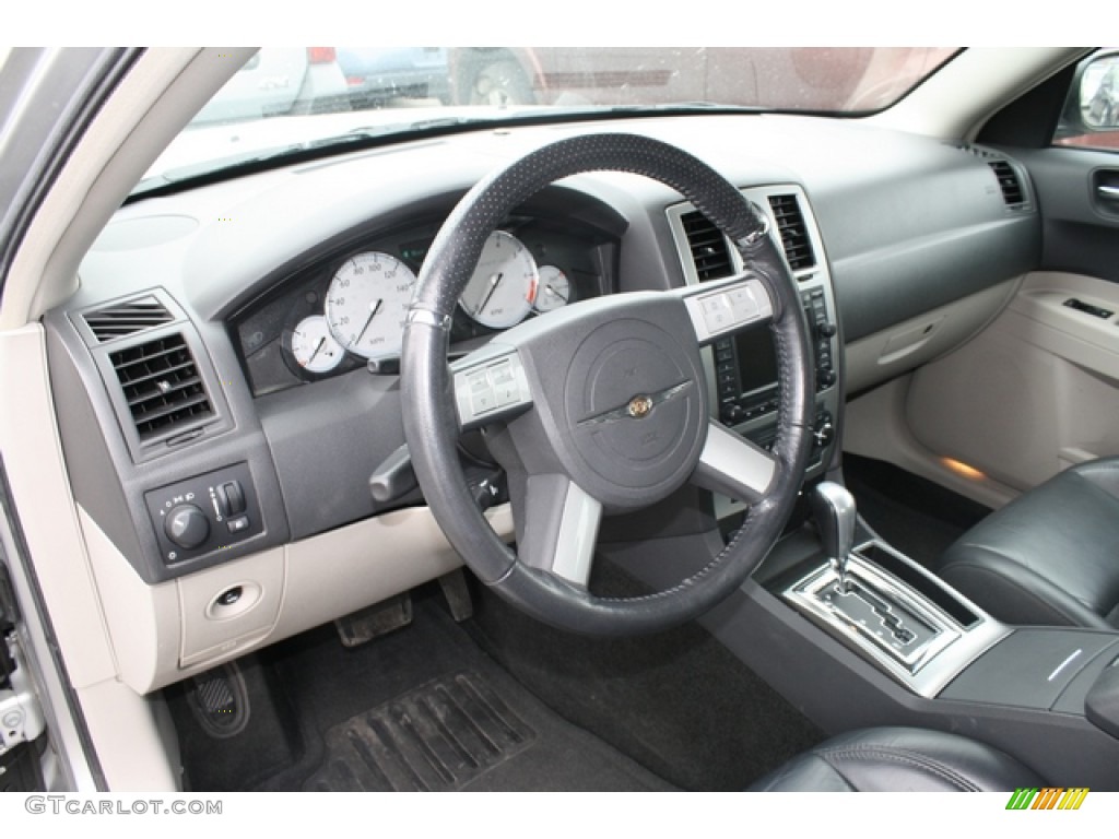 2006 Chrysler 300 C SRT8 Dark Slate Gray/Light Graystone Dashboard Photo #79294821