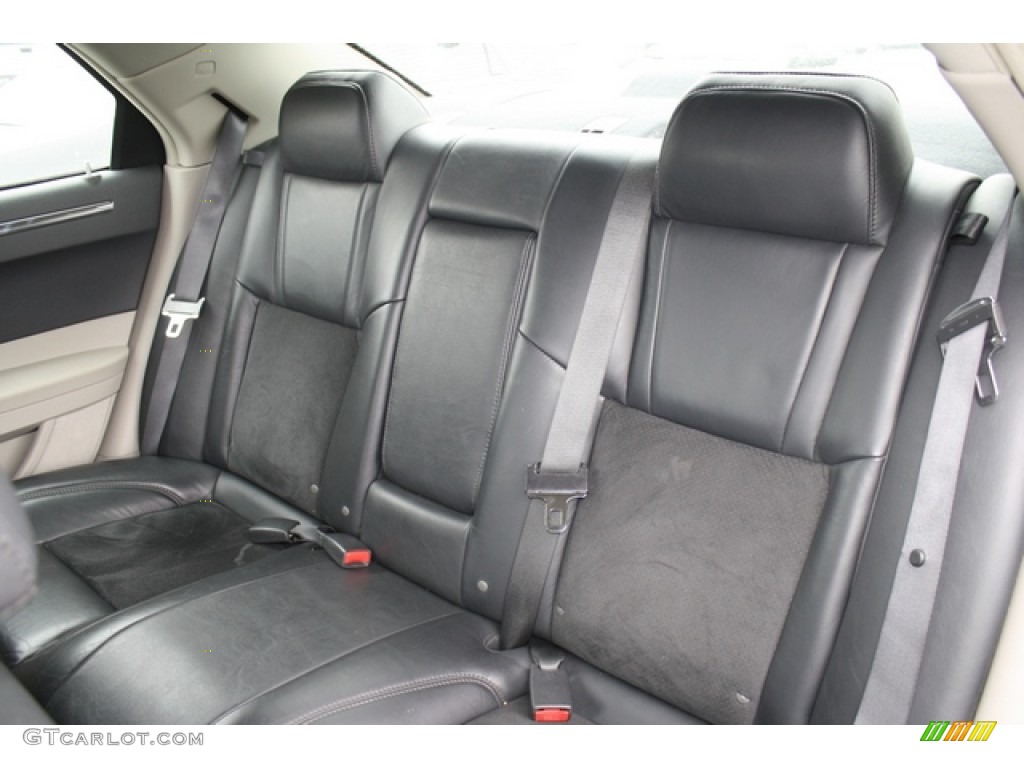 2006 Chrysler 300 C SRT8 Rear Seat Photo #79294841