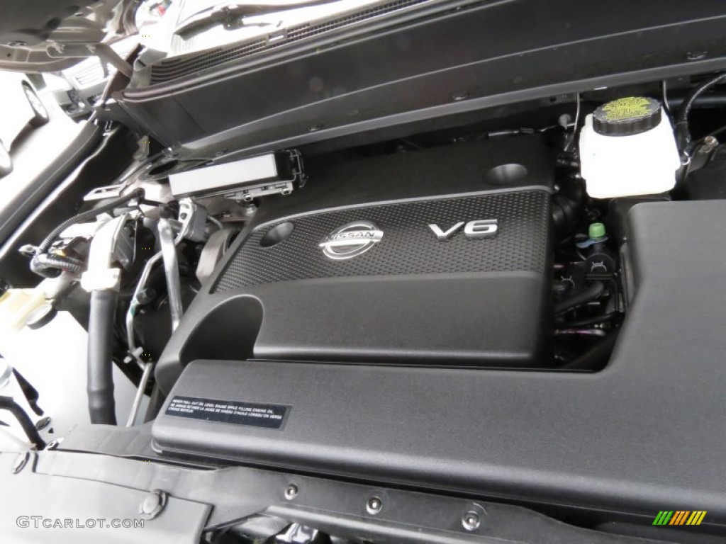 2013 Nissan Pathfinder SL Engine Photos