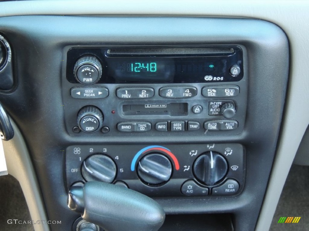 2002 Chevrolet Malibu LS Sedan Controls Photo #79298466