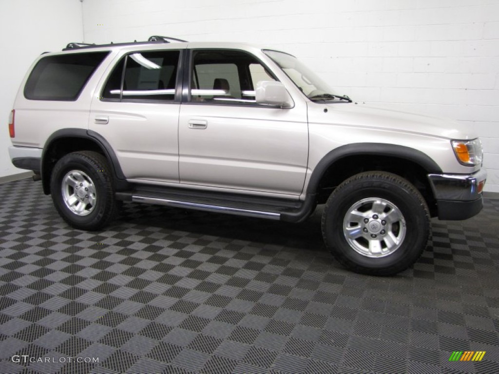 1997 4Runner SR5 4x4 - Beige Pearl Metallic / Gray photo #3