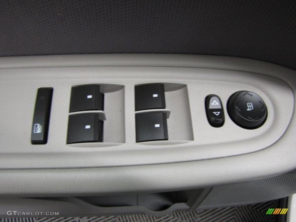 2011 Traverse LS - White / Dark Gray/Light Gray photo #12