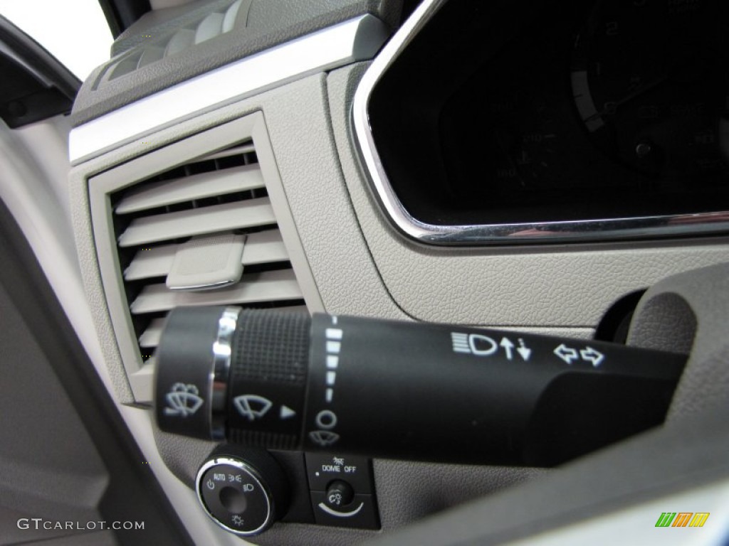 2011 Traverse LS - White / Dark Gray/Light Gray photo #19