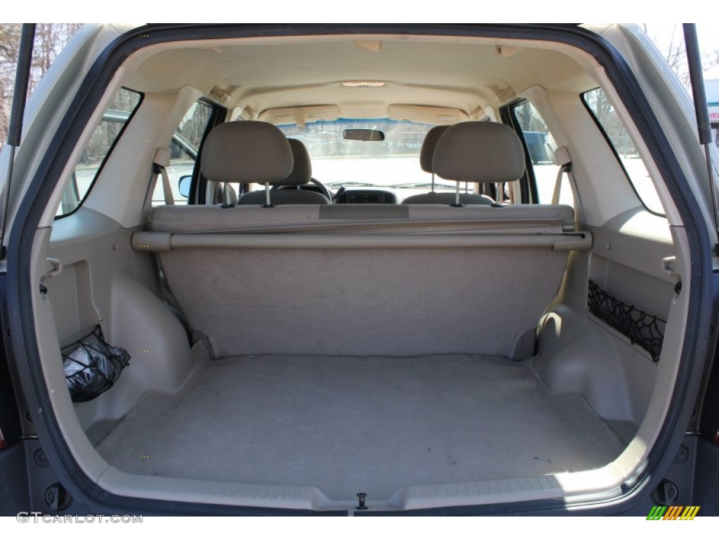 2003 Escape XLS V6 - Gold Ash Metallic / Medium Dark Pebble photo #18
