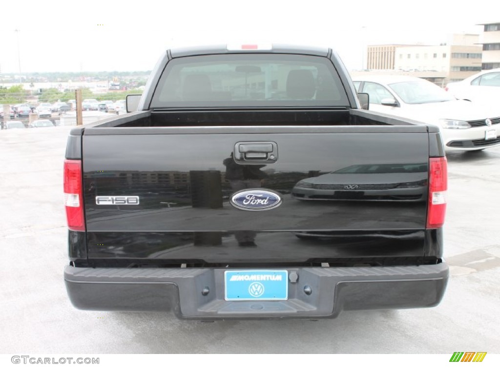 2006 F150 XL Regular Cab - Black / Medium Flint photo #7