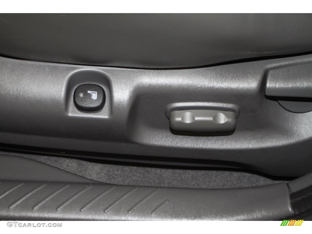 2005 Tribute s 4WD - Platinum Metallic / Dark Flint Gray photo #24