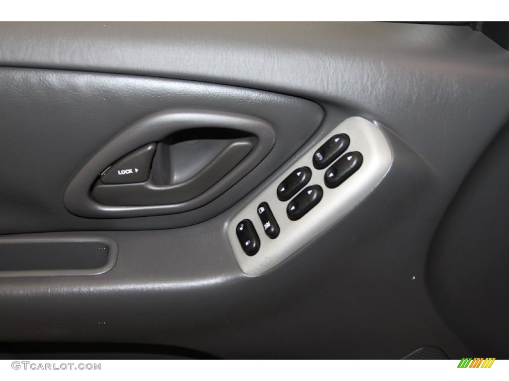 2005 Tribute s 4WD - Platinum Metallic / Dark Flint Gray photo #26