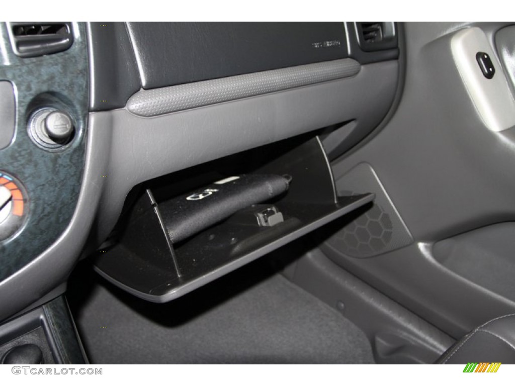 2005 Tribute s 4WD - Platinum Metallic / Dark Flint Gray photo #31