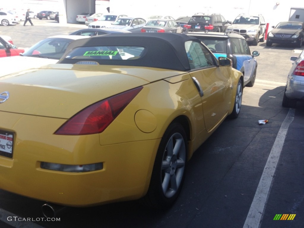 2005 350Z Touring Roadster - Ultra Yellow Metallic / Charcoal photo #2